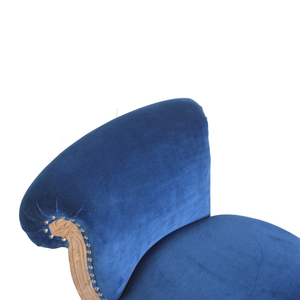Chaise cloutée bleu royal