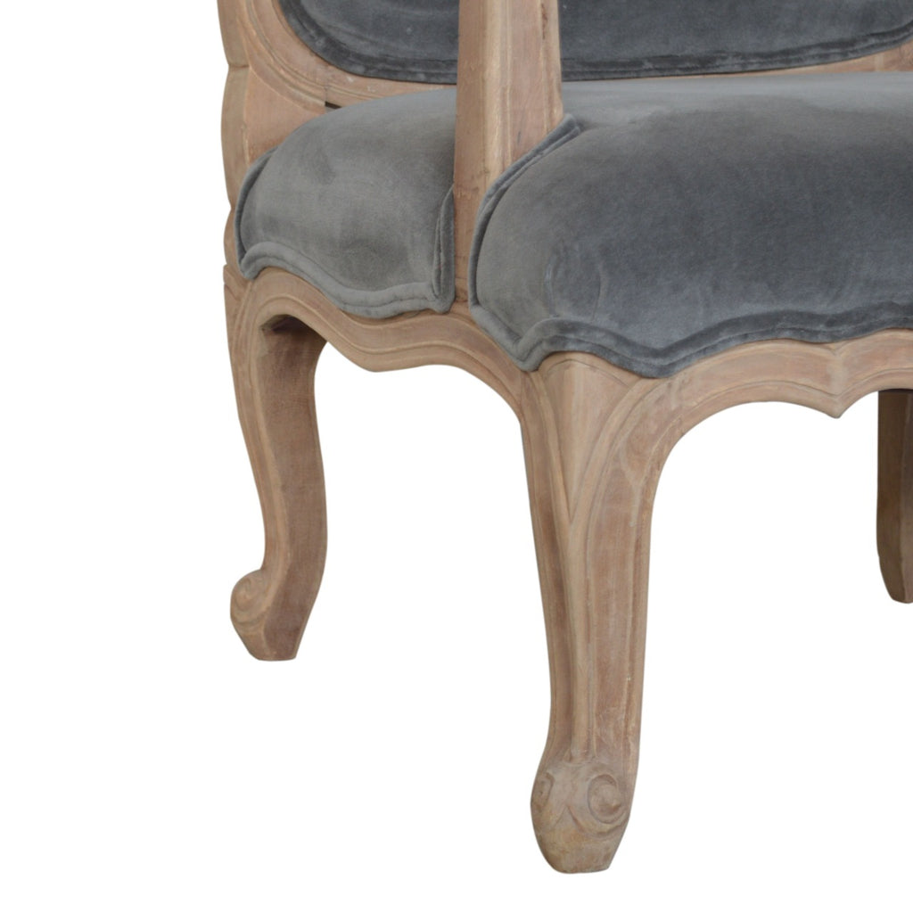 Fauteuil de style français en velours gris