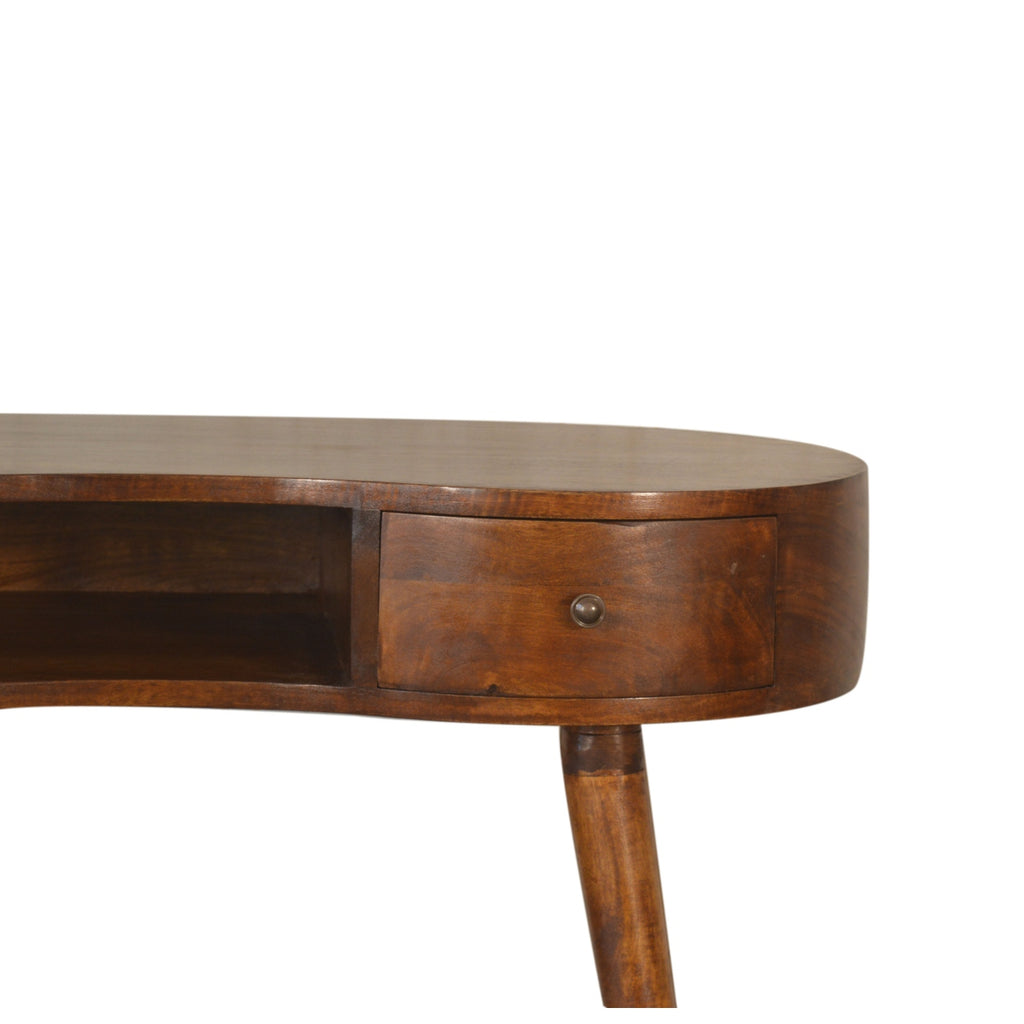 Bureau arrondi en châtaignier