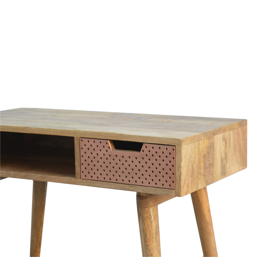 Bureau en cuivre perforé