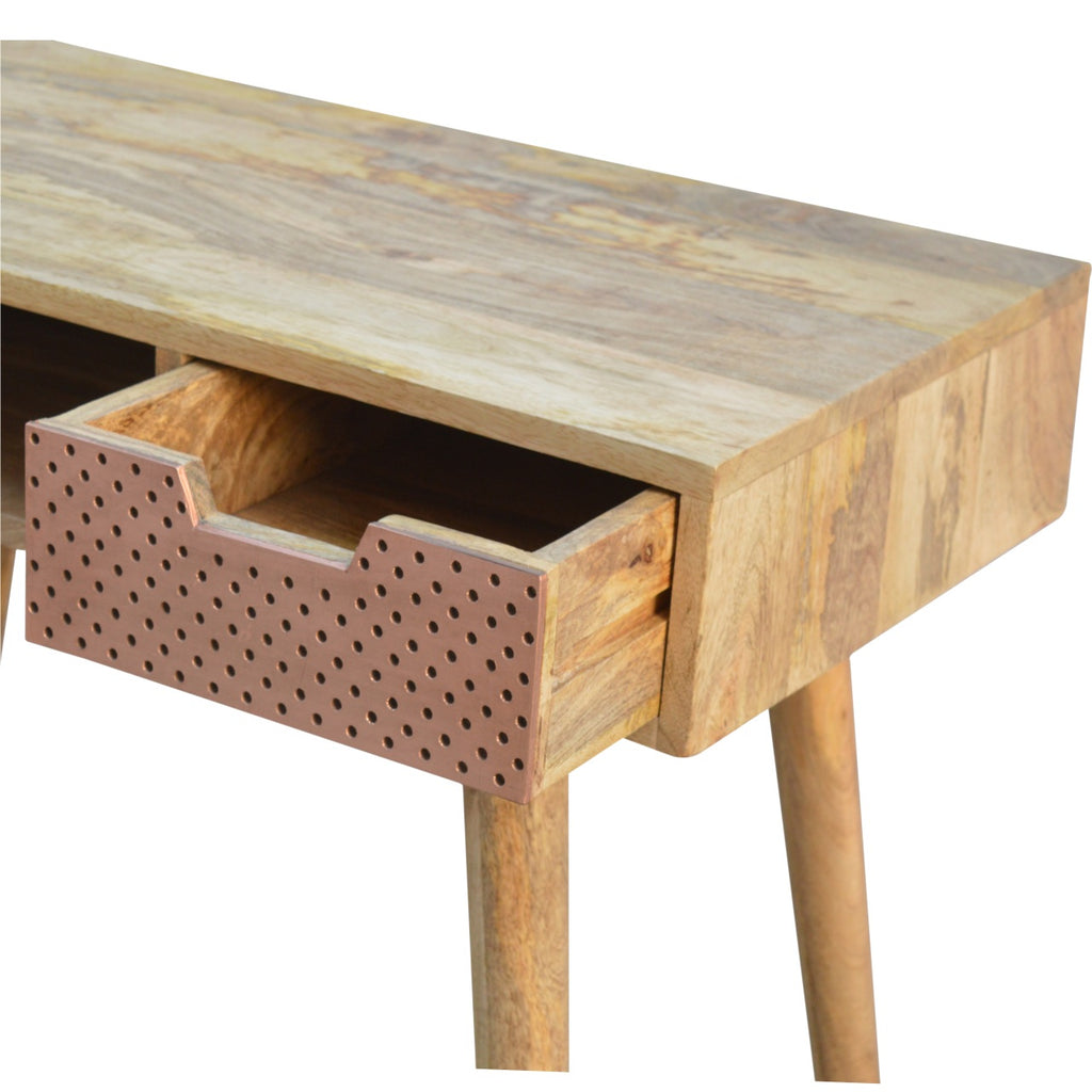Bureau en cuivre perforé