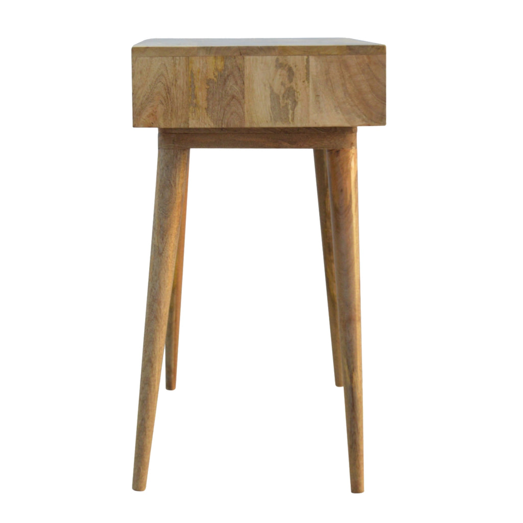 Bureau en cuivre perforé