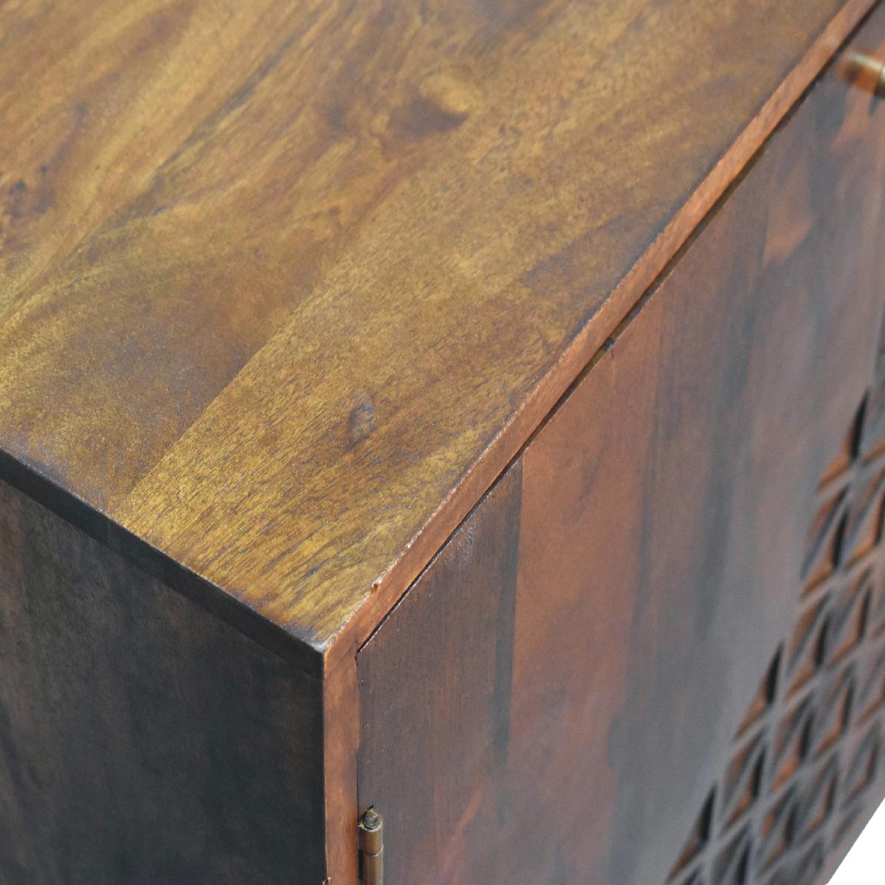 Armoire à dés en châtaignier