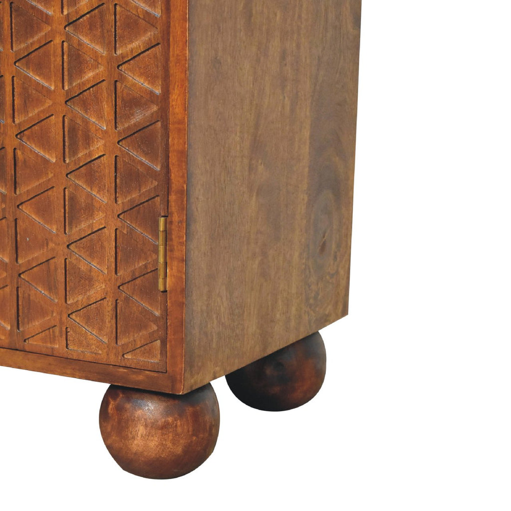 Armoire à dés en châtaignier
