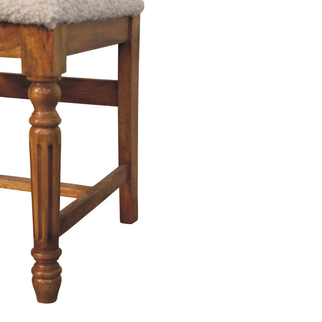 Chaise d'écriture à pieds tournés
