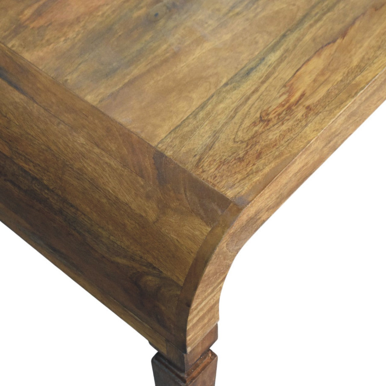 Table basse à cadre incurvé