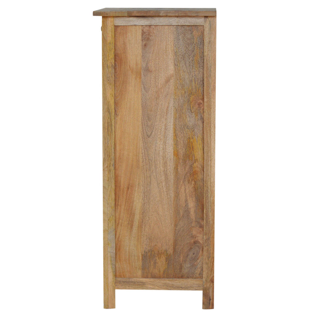 Armoire de cuisine sculptée