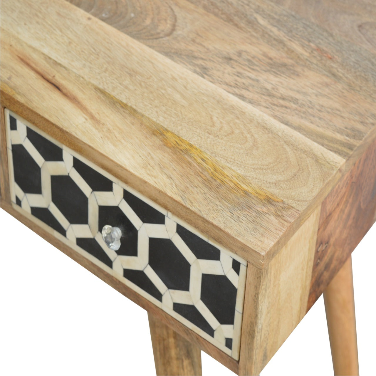 Bureau incrusté d'os