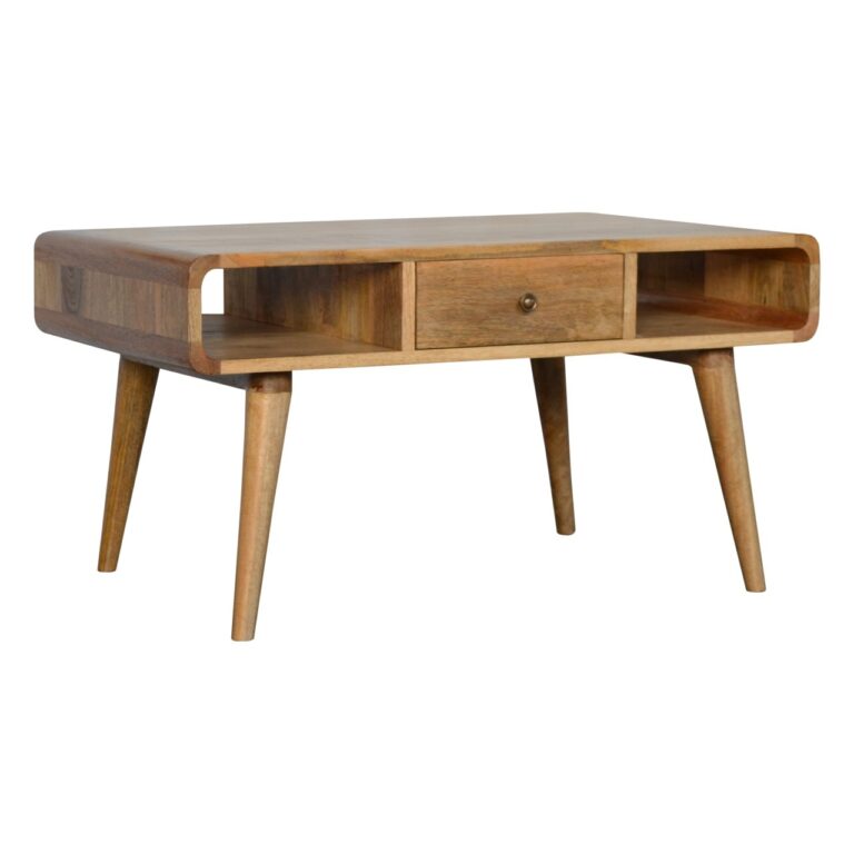 Table basse incurvée en chêne.