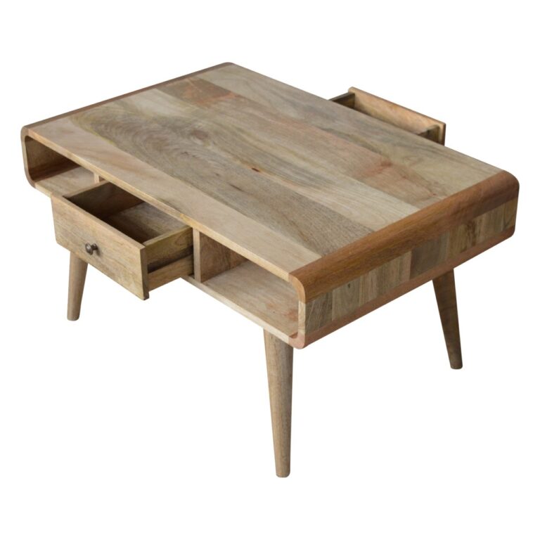 Table basse incurvée en chêne.