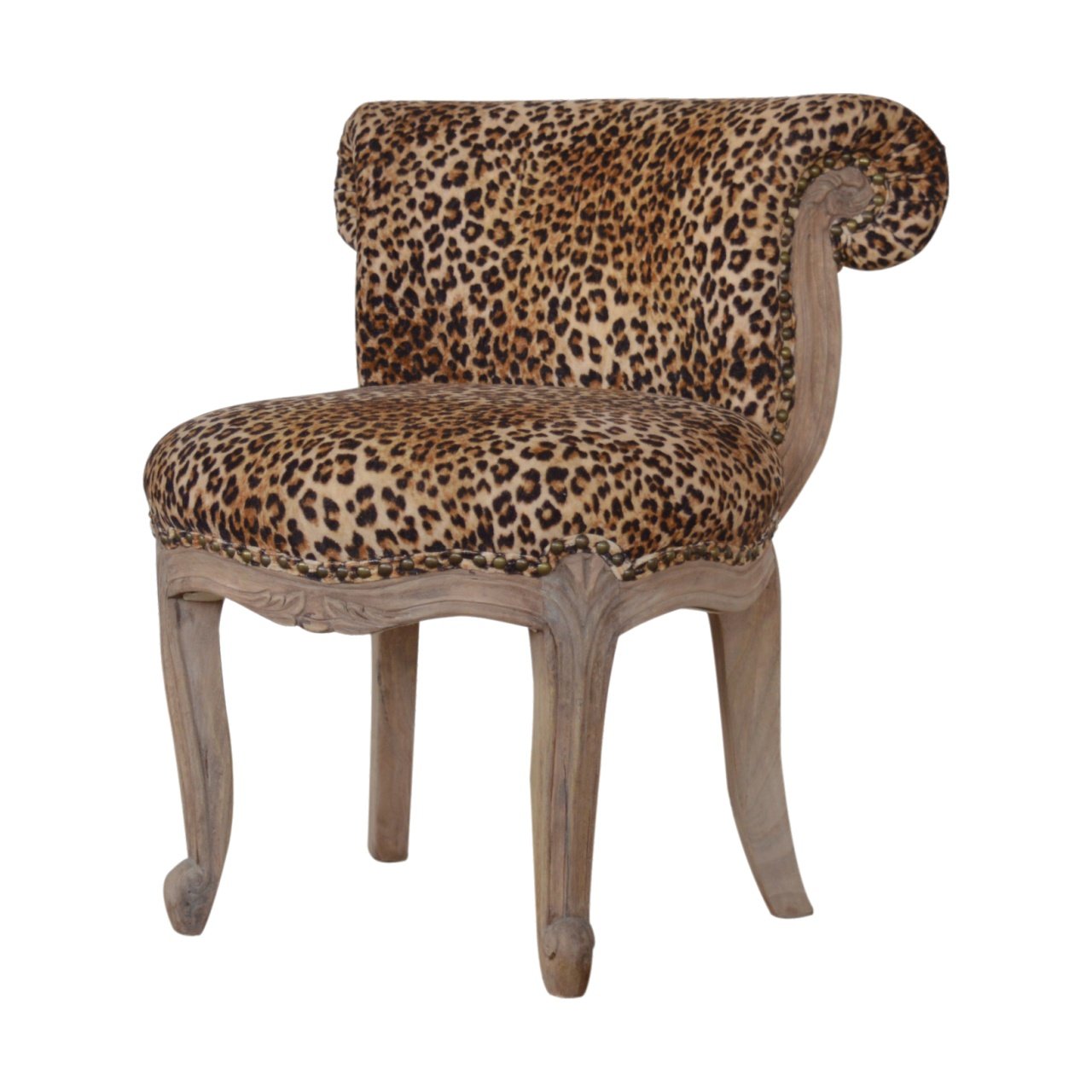 Chaise cloutée à imprimé léopard